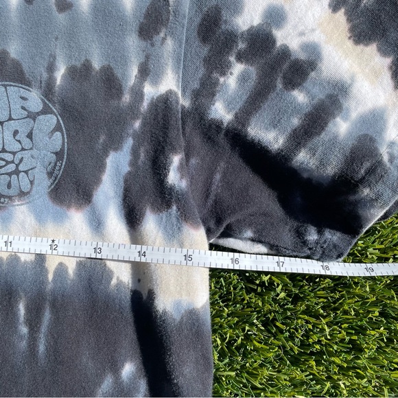 Rip Curl Wet Suits Accordion style tie dye blue and white t-shirt Size Small - Picture 6 of 6